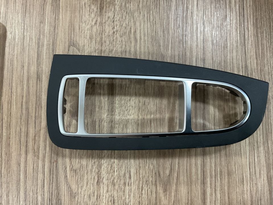 A2057200548 MERCEDES W205 W213 W222 W447 SOL CAM DÜĞME ÇERÇEVESİ SIFIR ORJİNAL