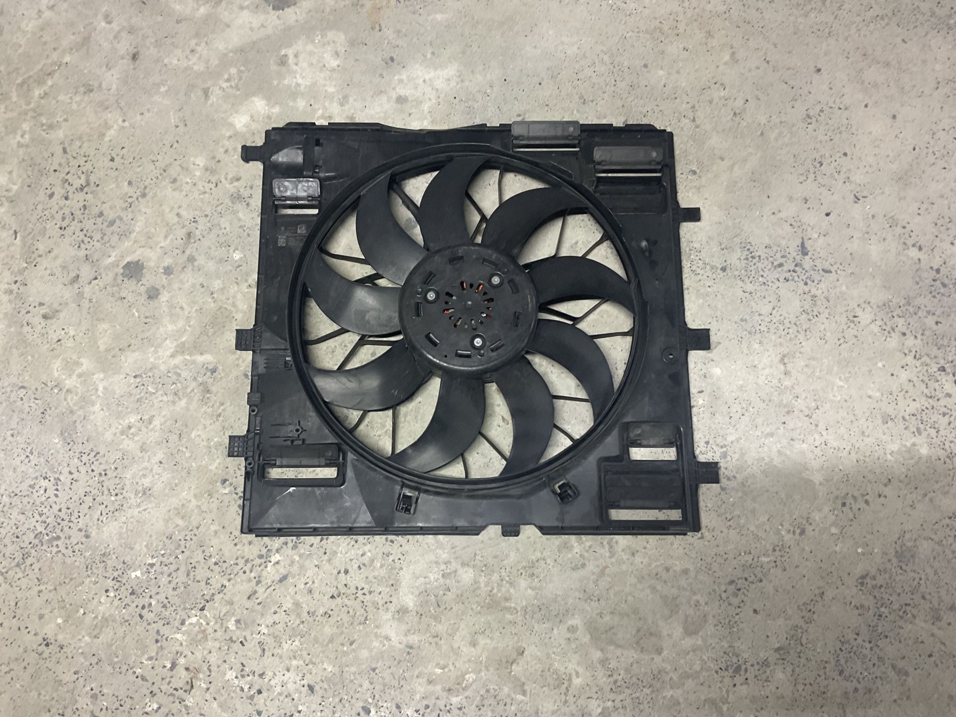 A9079064600 MERCEDES W907 SPRİNTER RADYATÖR FANI ÇIKMA ORJİNAL