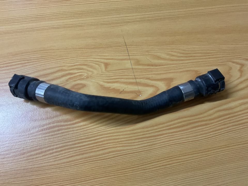 7322105 BMW G11 G12 SOĞUTMA BORUSU ÇIKMA ORJİNAL