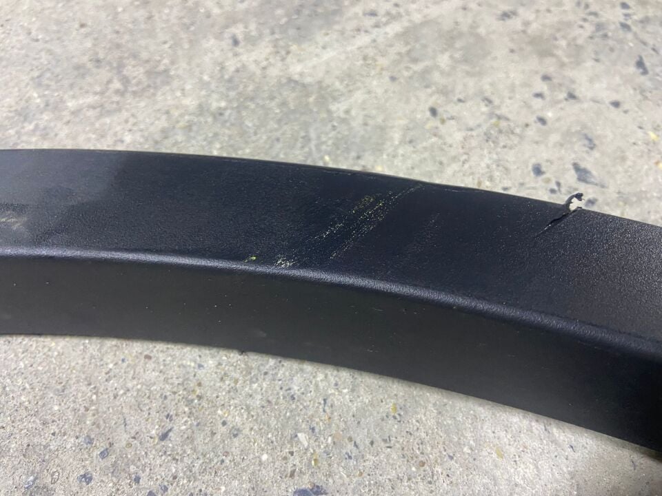 1658694-00-A TESLA MODEL Y SAĞ ARKA DODİK ÇIKMA ORJİNAL