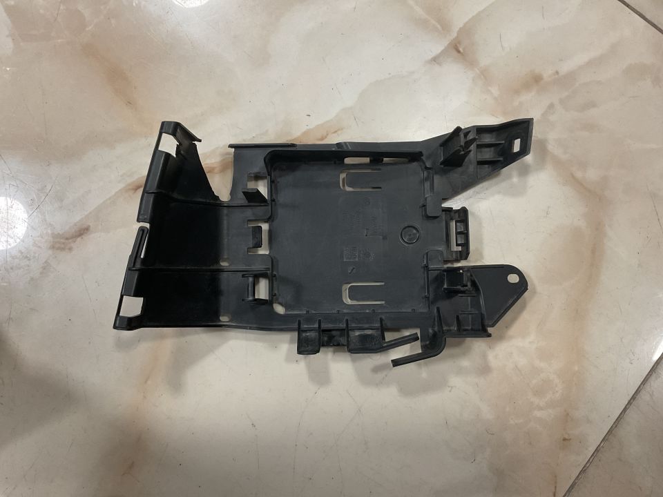 12907604348 7604348 BMW F20 LCİ F21 SİGORTA KUTUSU AYAĞI ÇIKMA ORJİNAL
