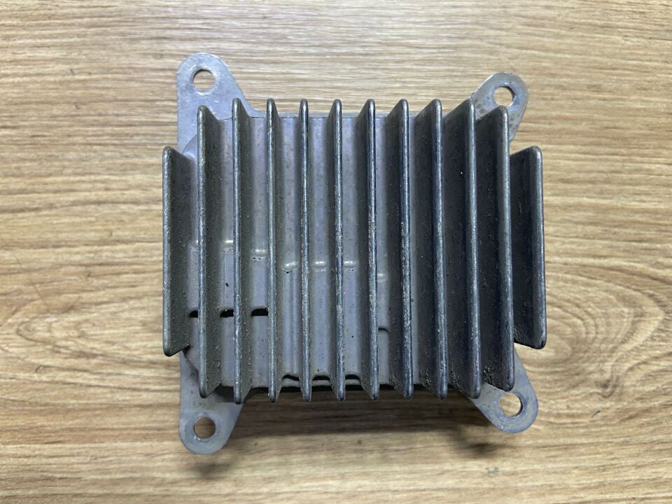 1532925-09-E TESLA Y FAR BEYNİ ÇIKMA ORJİNAL