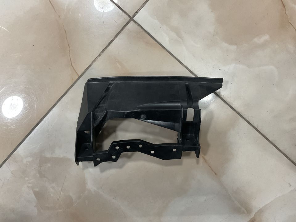 1305819031 BMW F32 F33 SAĞ FAR ALT AYAĞI ÇIKMA ORJİNAL