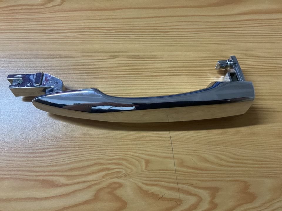 A4707200400 MERCEDES W470 ÖN SAĞ KAPI KOLU ÇIKMA ORJİNAL