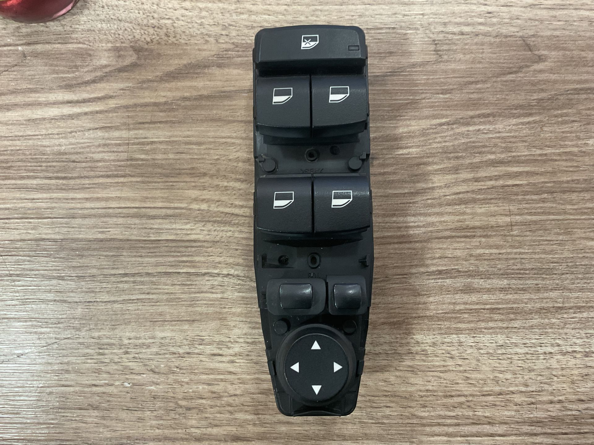 61319241955 9241955 BMW F06 F07 SOL ÖN CAM DÜĞMESİ ÇIKMA ORJİNAL
