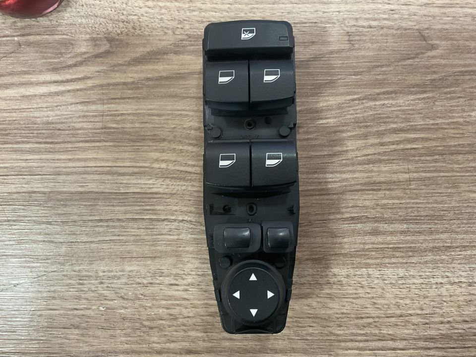61319241955 9241955 BMW F06 F07 SOL ÖN CAM DÜĞMESİ ÇIKMA ORJİNAL