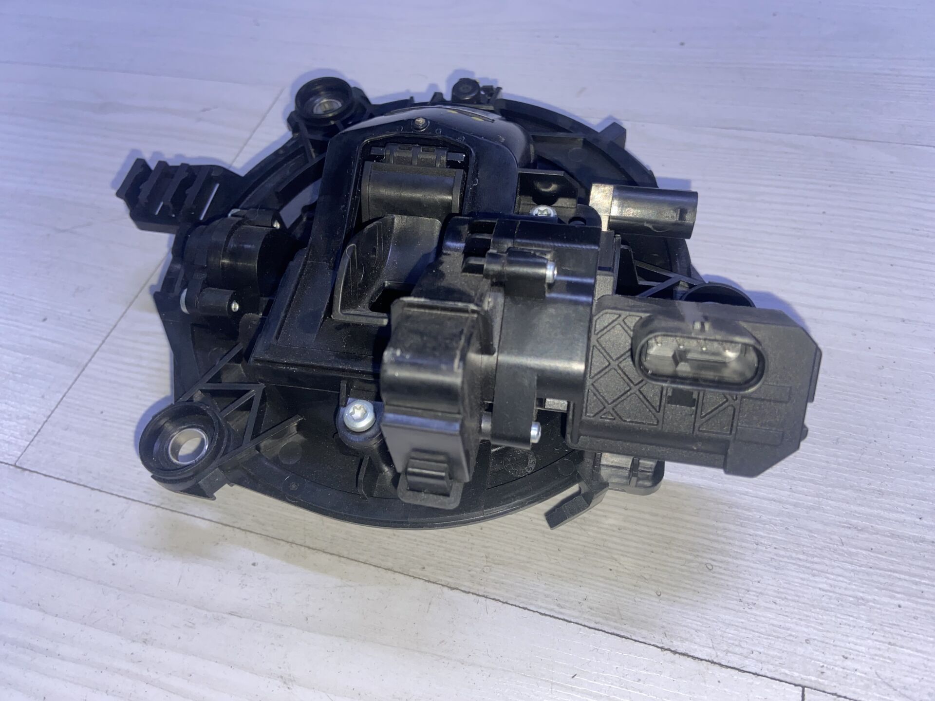 A0997504500 A0998108500 MERCEDES W118 W167 W236 W238 W254 W257 W294 W295 W296 W297 BAGAJ AÇMA MOTORU ÇIKMA ORJİNAL