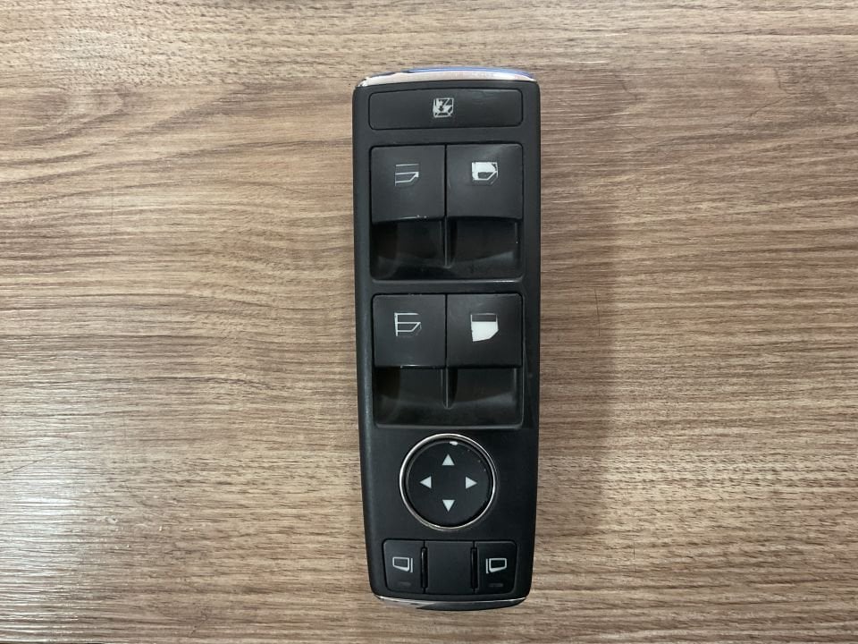 A2048703458 MERCEDES W204 SOL ÖN CAM TUŞ TAKIMI ÇIKMA ORJİNAL