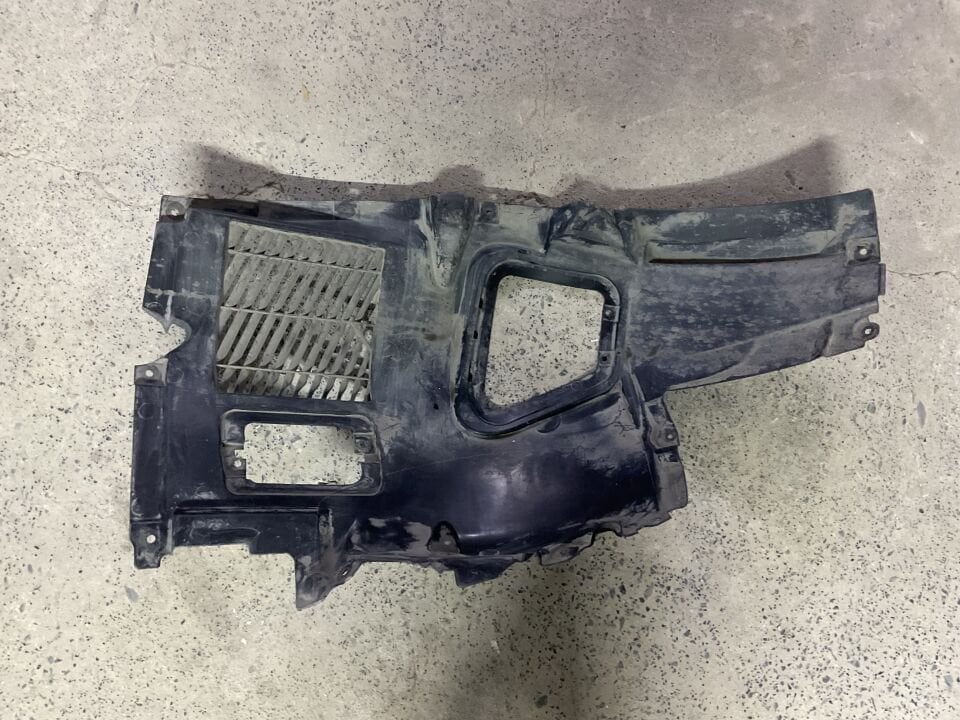 51717186727 7186727 BMW F10 LCİ SOL ÖNÜN ÖNÜ DAVLUMBAZ ÇIKMA ORJİNAL
