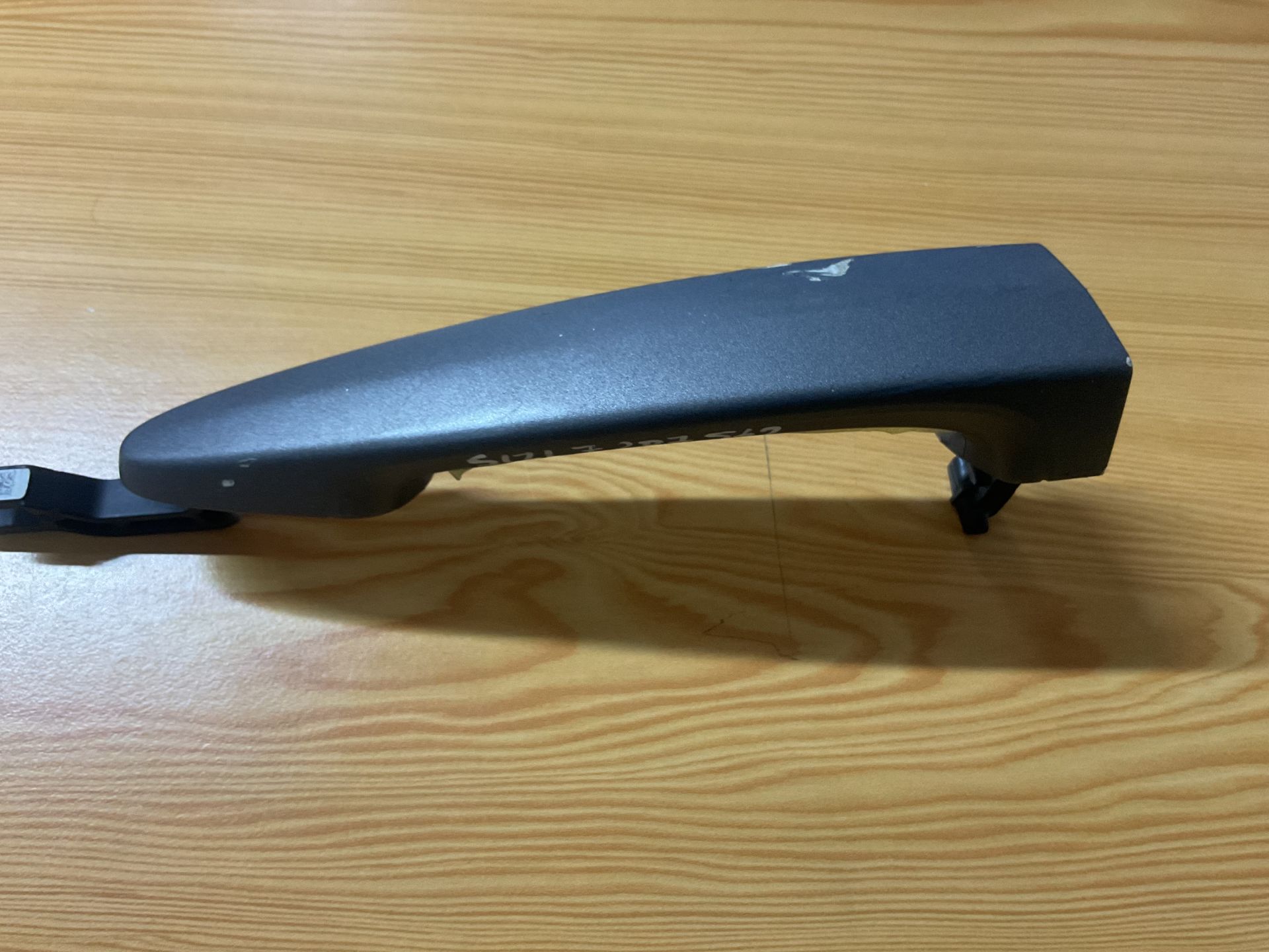 51217207562 7207562 BMW F20 F30 ÖN SAĞ KAPI KOLU ÇIKMA ORJİNAL