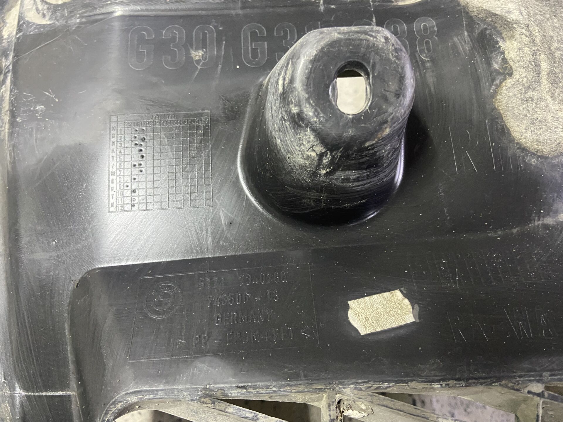 51717340786 7340786 BMW G30 LCİ SAĞ ÖNÜN ÖNÜ DAVLUMBAZ ÇIKMA ORJİNAL