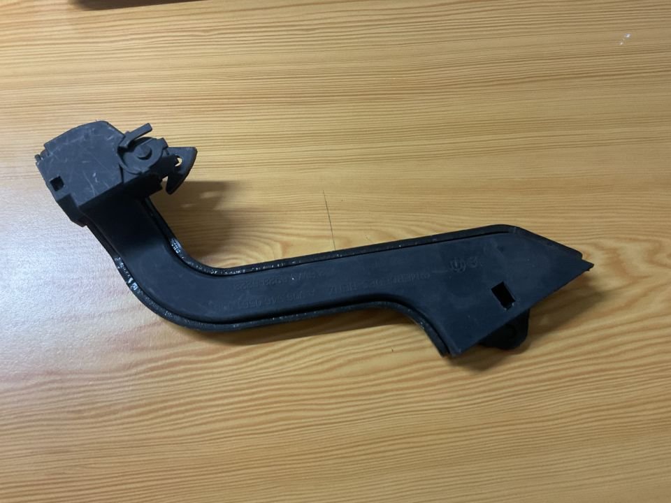 A9067600547 MERCEDES W906 ORTA ALT SÜRGÜLÜ KAPI RAYI ÇIKMA ORJİNAL