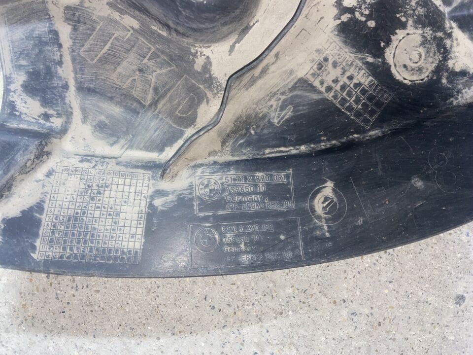 51717290159 7290159 BMW E84 SOL ÖNÜN ÖNÜ DAVLUMBAZ ÇIKMA ORJİNAL