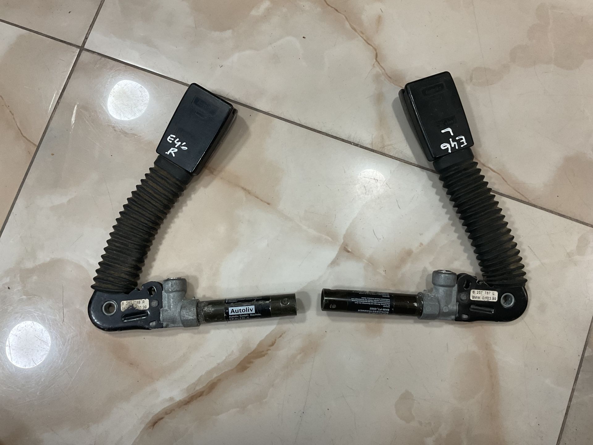 8257787 8257788 BMW E46 SAĞ SOL EMNİYET KEMER GERGİSİ ÇIKMA ORJİNAL