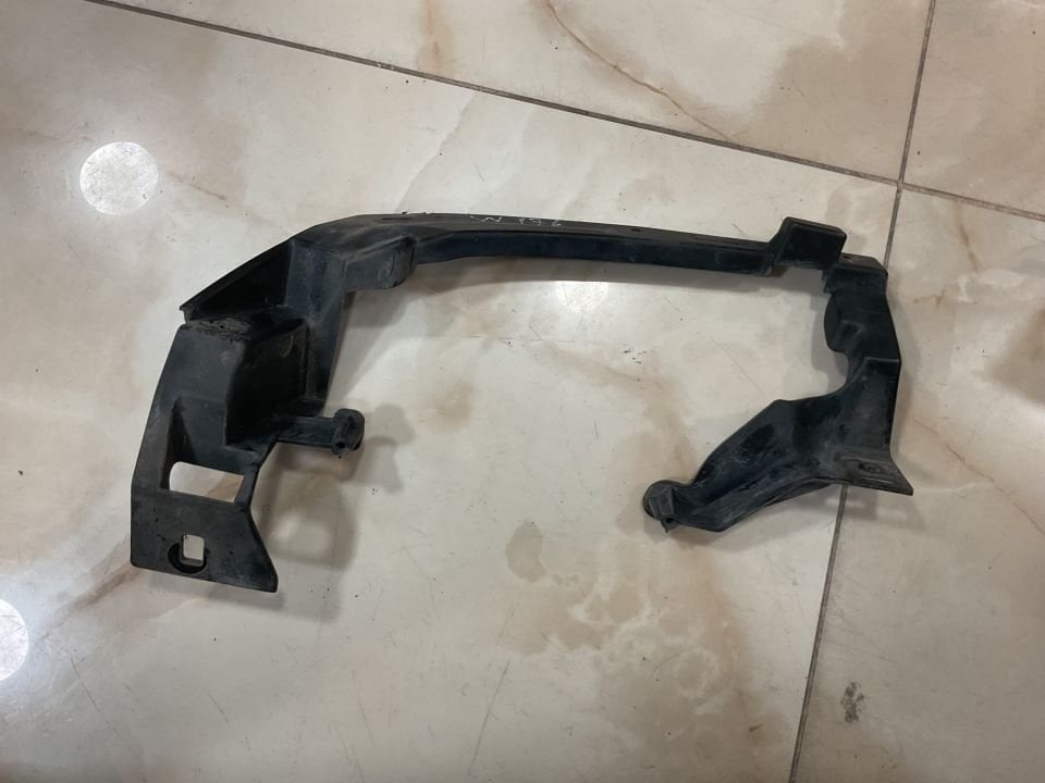 A1768856700 MERCEDES W176 SOL ARKA TAMPON BRAKETİ ÇIKMA ORJİNAL