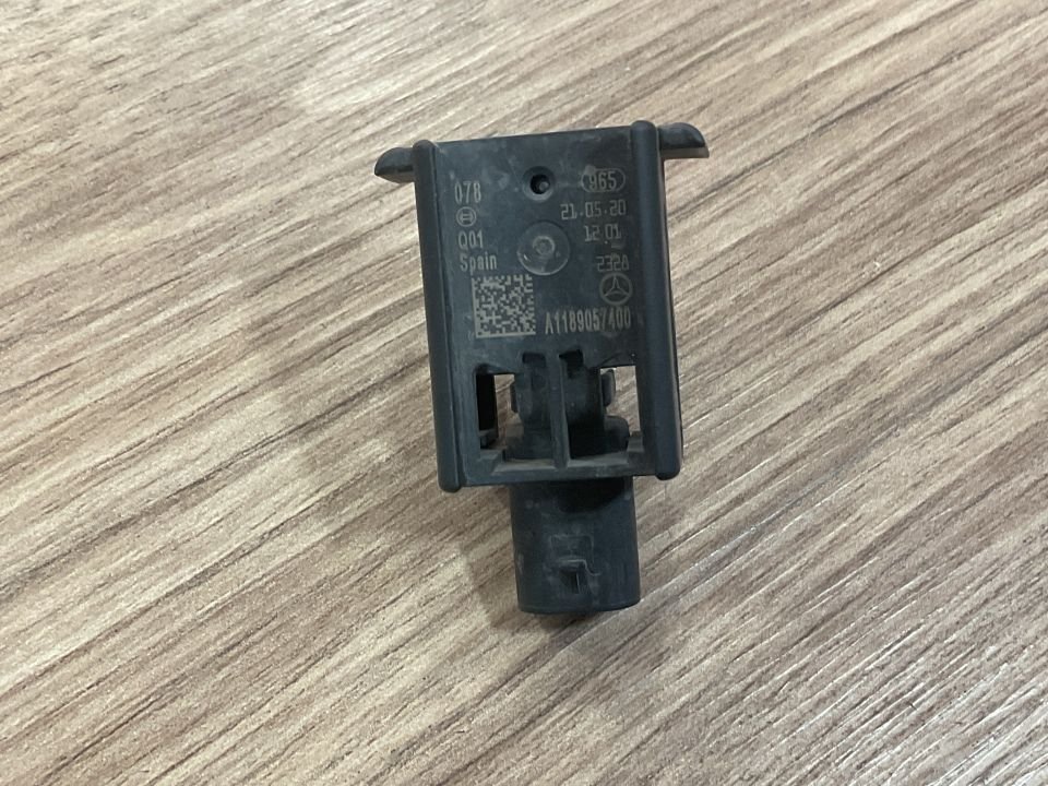 A1189057400 MERCEDES W118 DARBE SENSÖRÜ ÇIKMA ORJİNAL