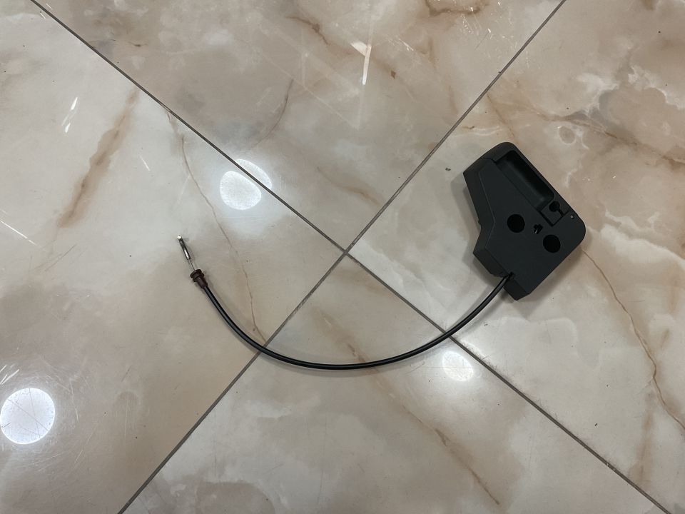 52207151369 7151369 BMW E92 E87 SOL ARKA KOLTUK AÇMA KOLU ÇIKMA ORJİNAL