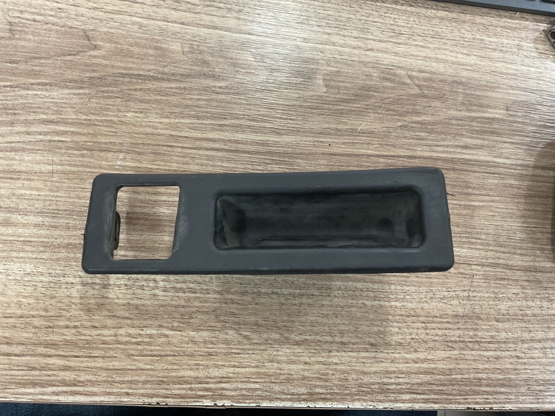 51247368753 7368753 10822910 BMW F20 F21 BAGAJ AÇMA KOLU