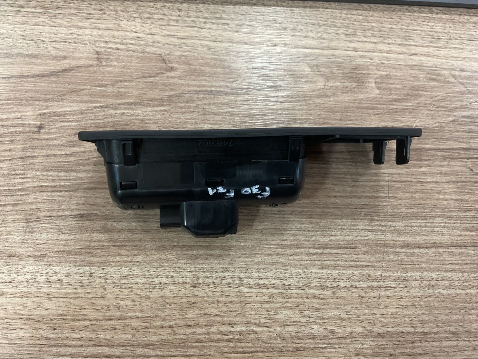 51247463162 7463162 BMW F22 F87 F23 F30 F31 BAGAJ AÇMA KOLU ÇIKMA ORJİNAL
