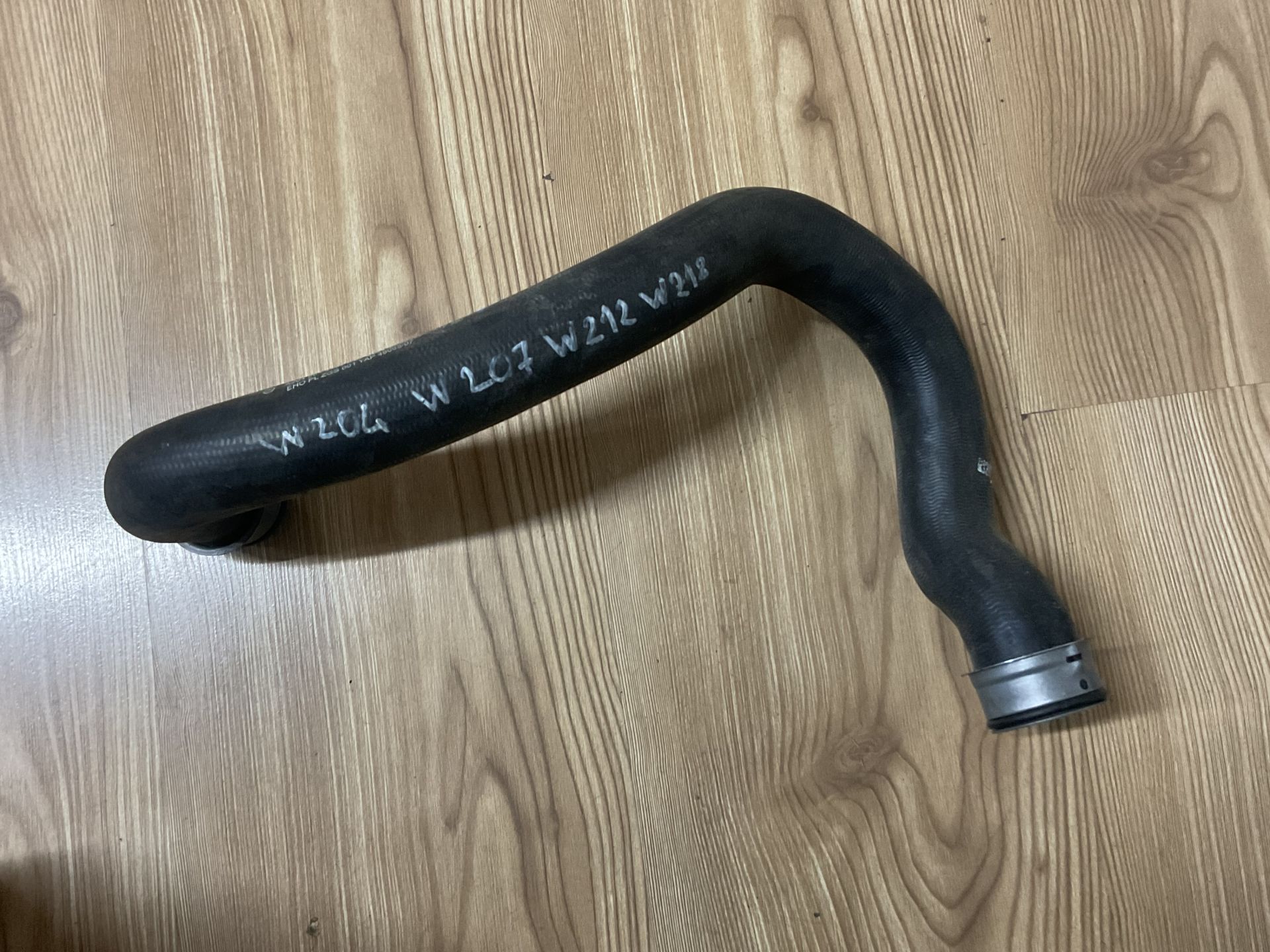 A2045012982 MERCEDES W204 ALT RADYATÖR HORTUMU ÇIKMA ORJİNAL