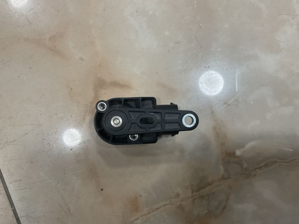A0045429918 MERCEDES W117 W156 W166 W176 W190 W207 W218 W242 W246 W292 W447 W448 ÖN FAR SEVİYE SENSÖRÜ ÇIKMA ORJİNAL