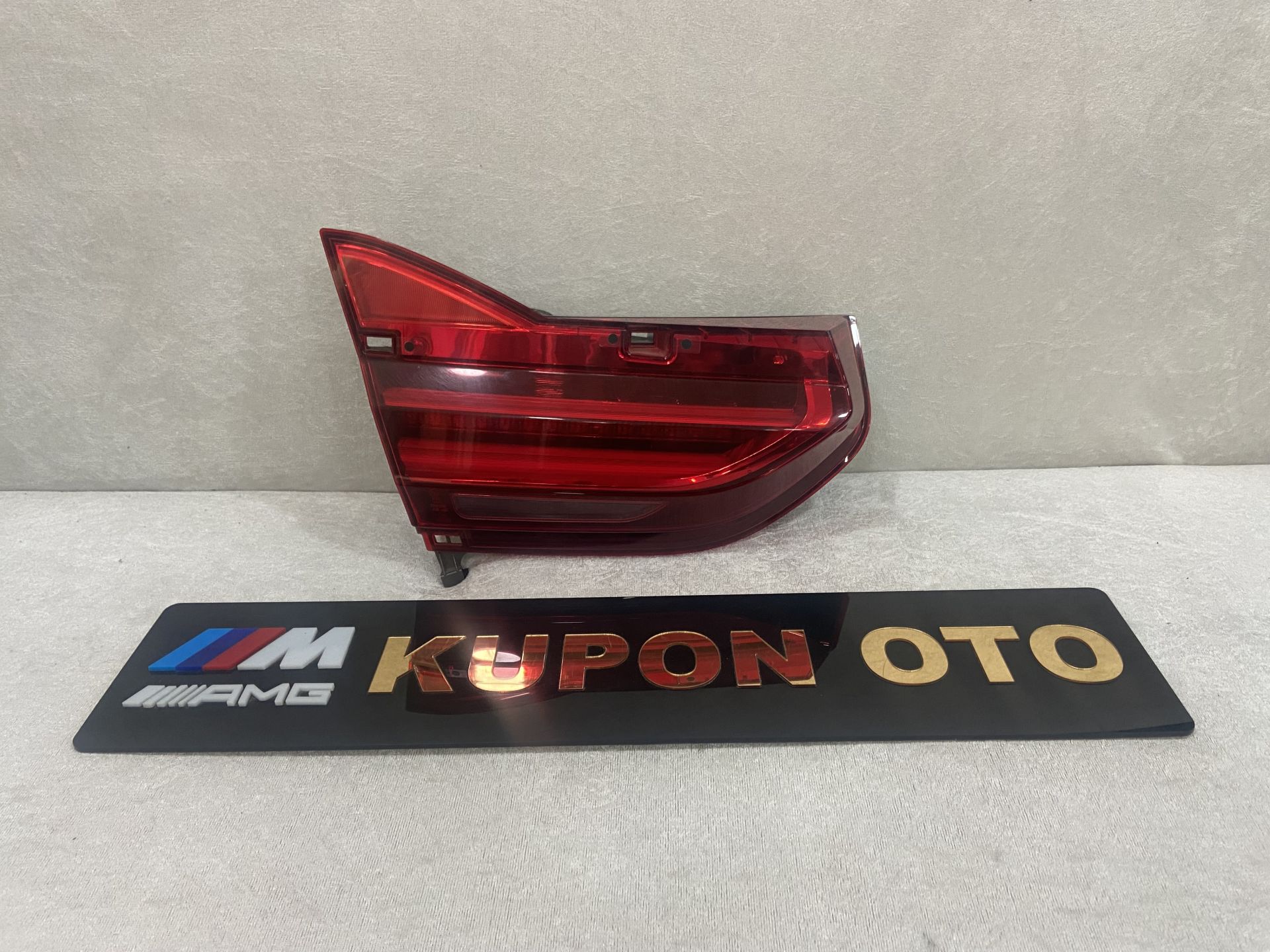 63217342967 7342967 BMW G11 G12 SOL BAGAJ İÇ STOP ÇIKMA ORJİNAL