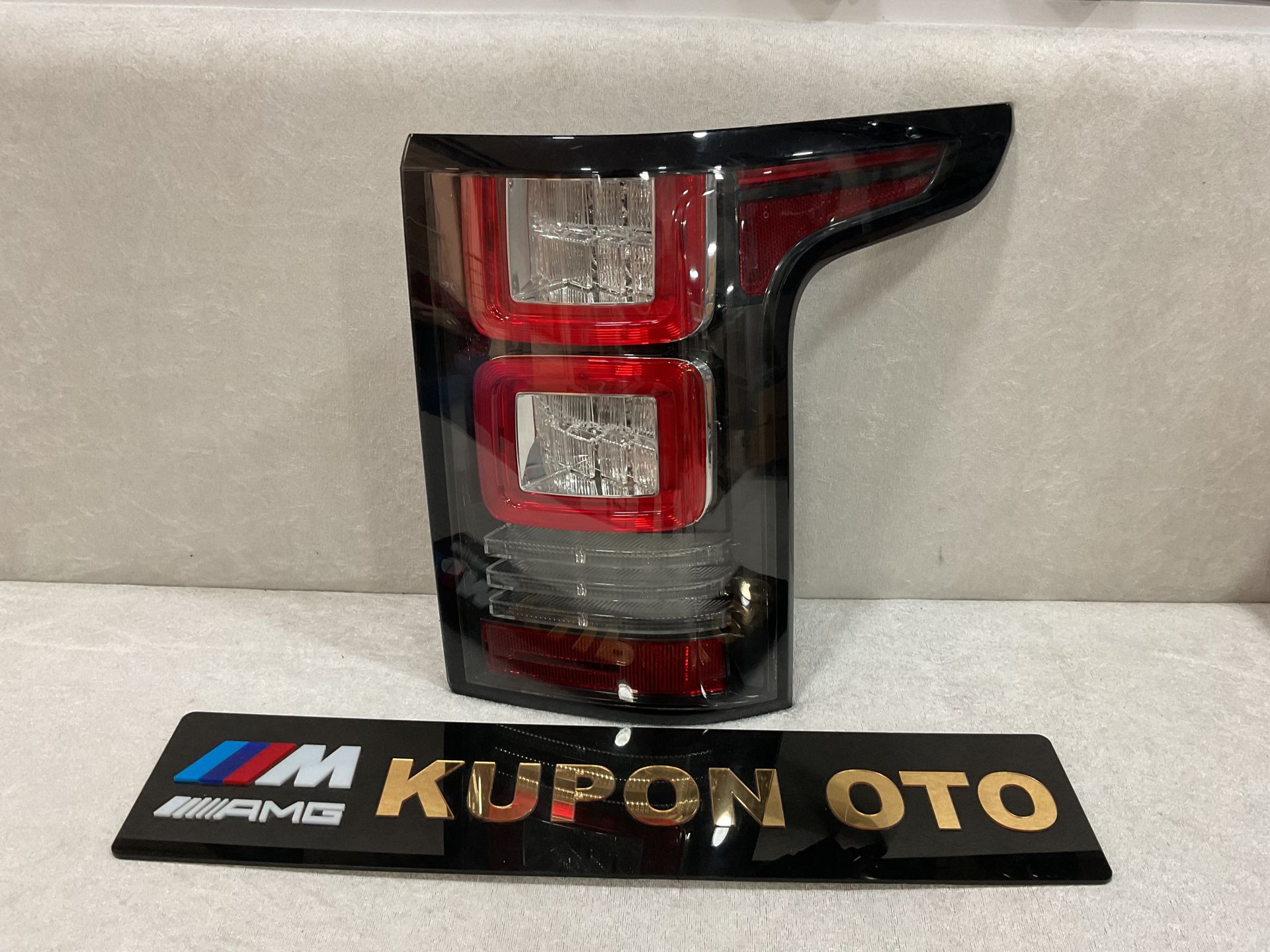 LR034238 RANGE ROVER VOGUE L405  SAĞ STOP ÇIKMA ORJİNAL