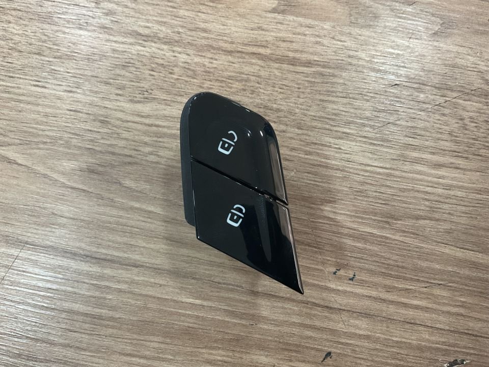 A2069050202 MERCEDES W206 W214 W236 SOL ÖN KAPI KİLİT DÜĞMESİ SIFIR ORJİNAL