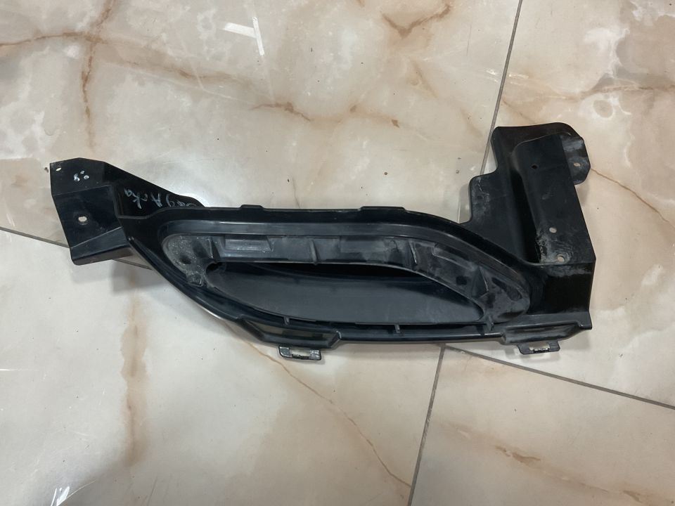 A2058850456 MERCEDES W205 AMG SAĞ ARKA EGZOS BRAKETİ ÇIKMA ORJİNAL
