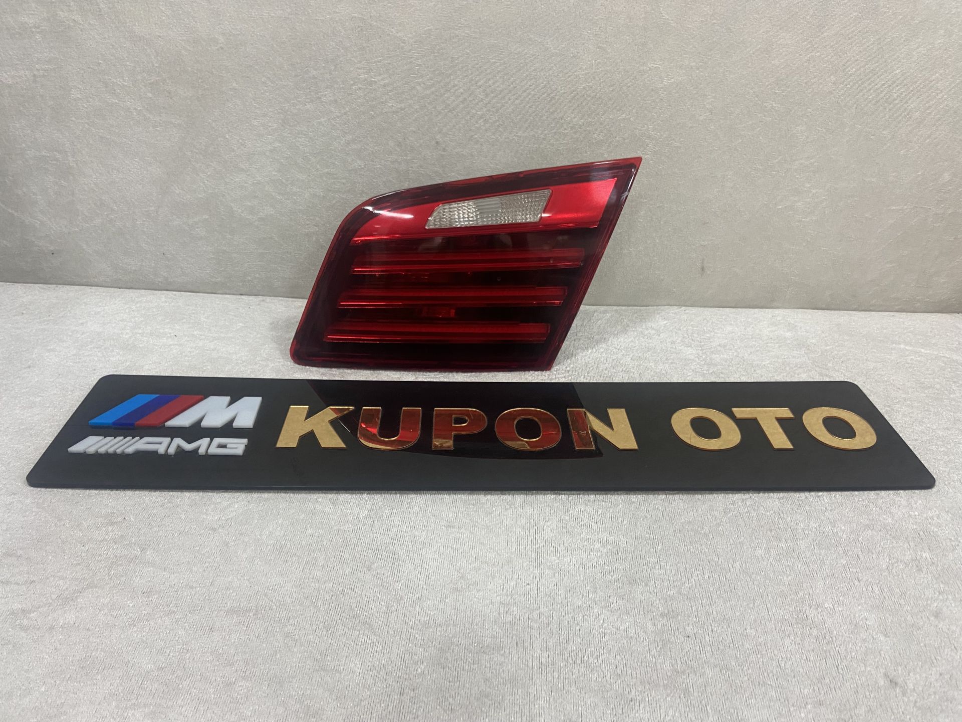 63217306164 7306164 BMW F10 LCİ SAĞ ARKA TAMPON İÇİ STOP  ÇIKMA ORJİNAL