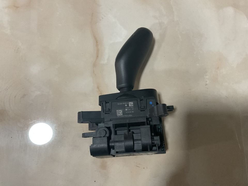 61316843838 6843838 BMW G30 G31 G32 VİTES JOYSTICK ÇIKMA ORJİNAL