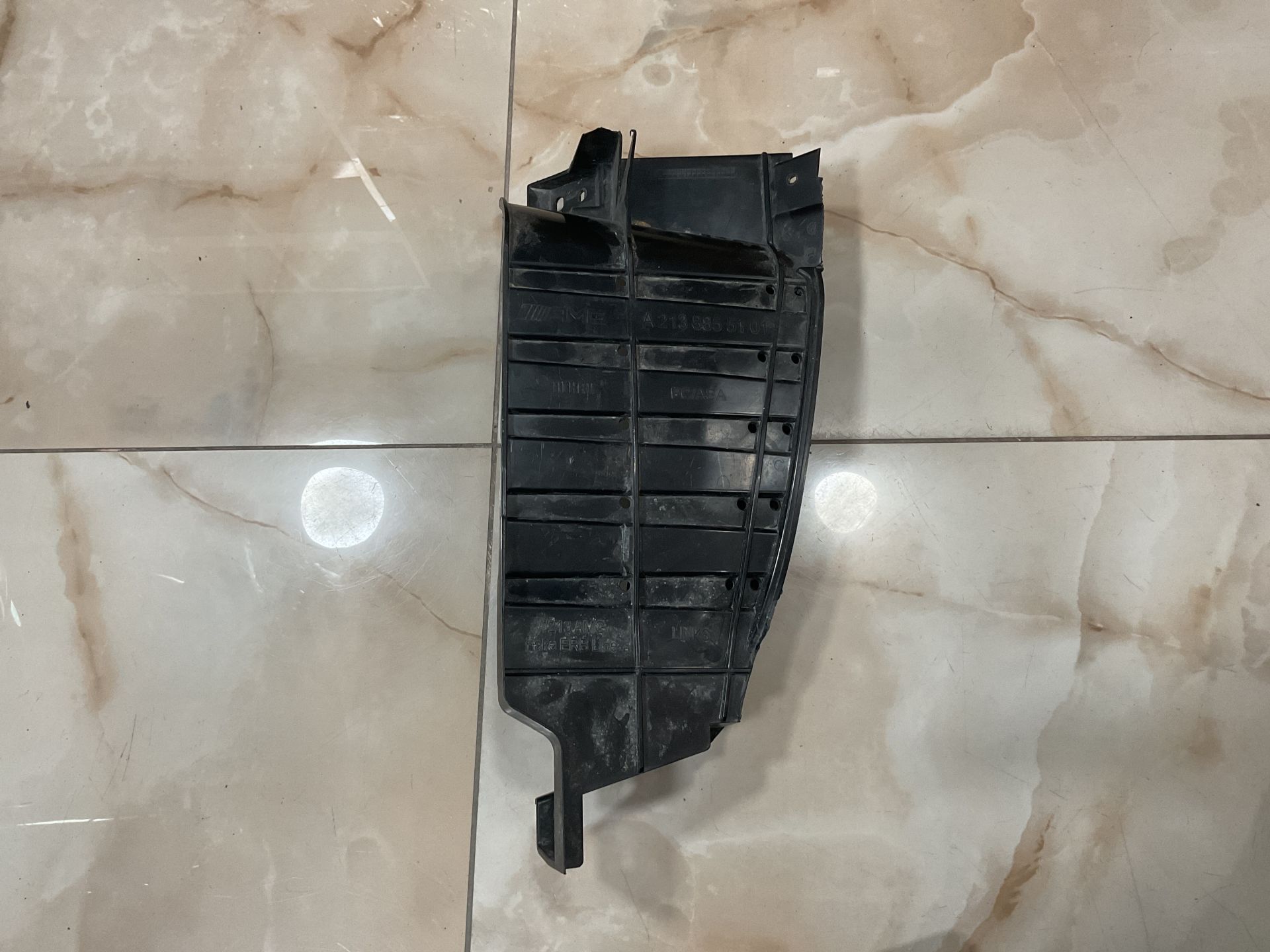A2138855101 MERCEDES W213 AMG SOL EGZOS BAKALİTİ ÇIKMA ORJİNAL
