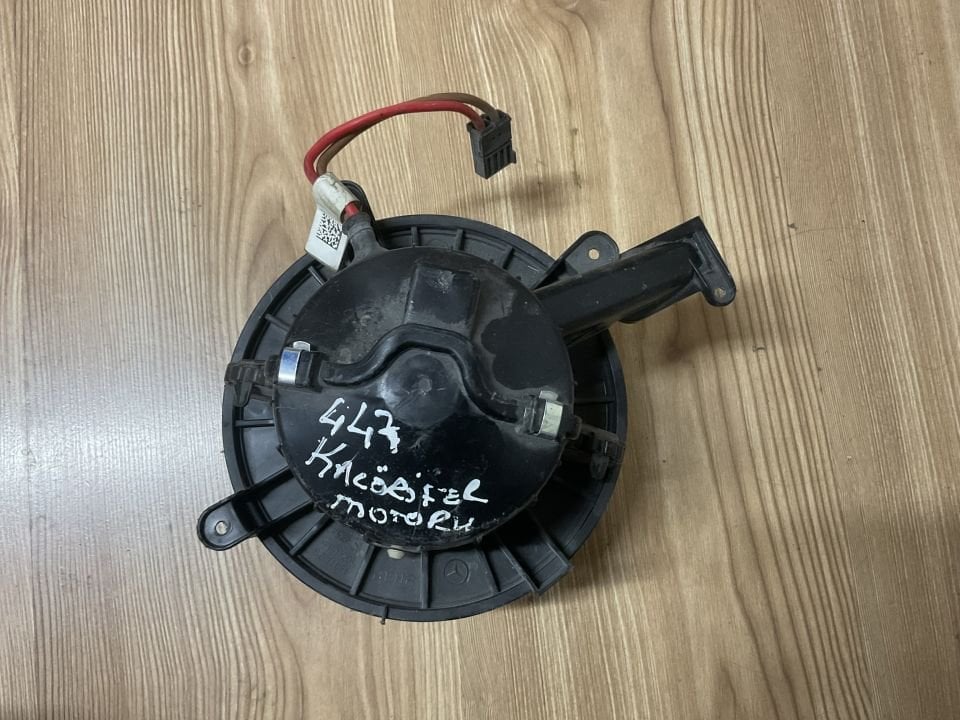 A0008304701 MERCEDES W447 KALORİFER MOTORU ÇIKMA ORJİNAL