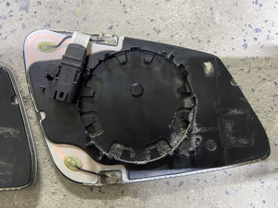 BMW F10 5.20 KARARTMALI ISITMALI SOL AYNA CAMI ÇIKMA ORJİNAL