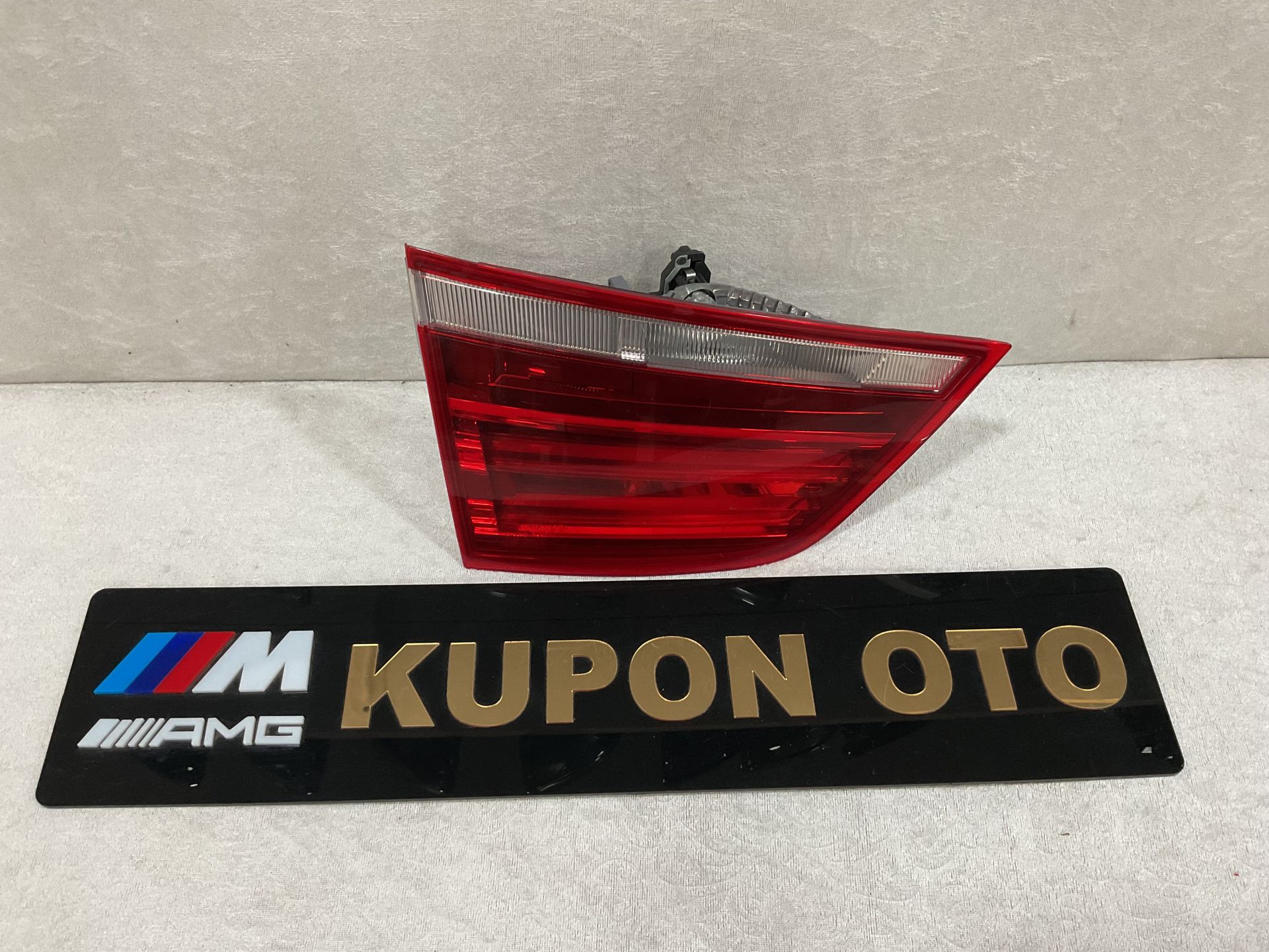 63217217313 7217313 BMW F25 X3 SOL ARKA İÇ STOP ÇIKMA ORJİNAL