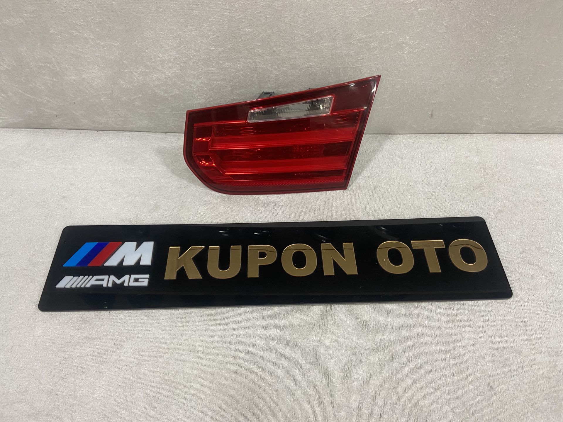 63217259916 7259916 BMW F30 SAĞ ARKA İÇ STOP HATASIZ ÇIKMA ORJİNAL
