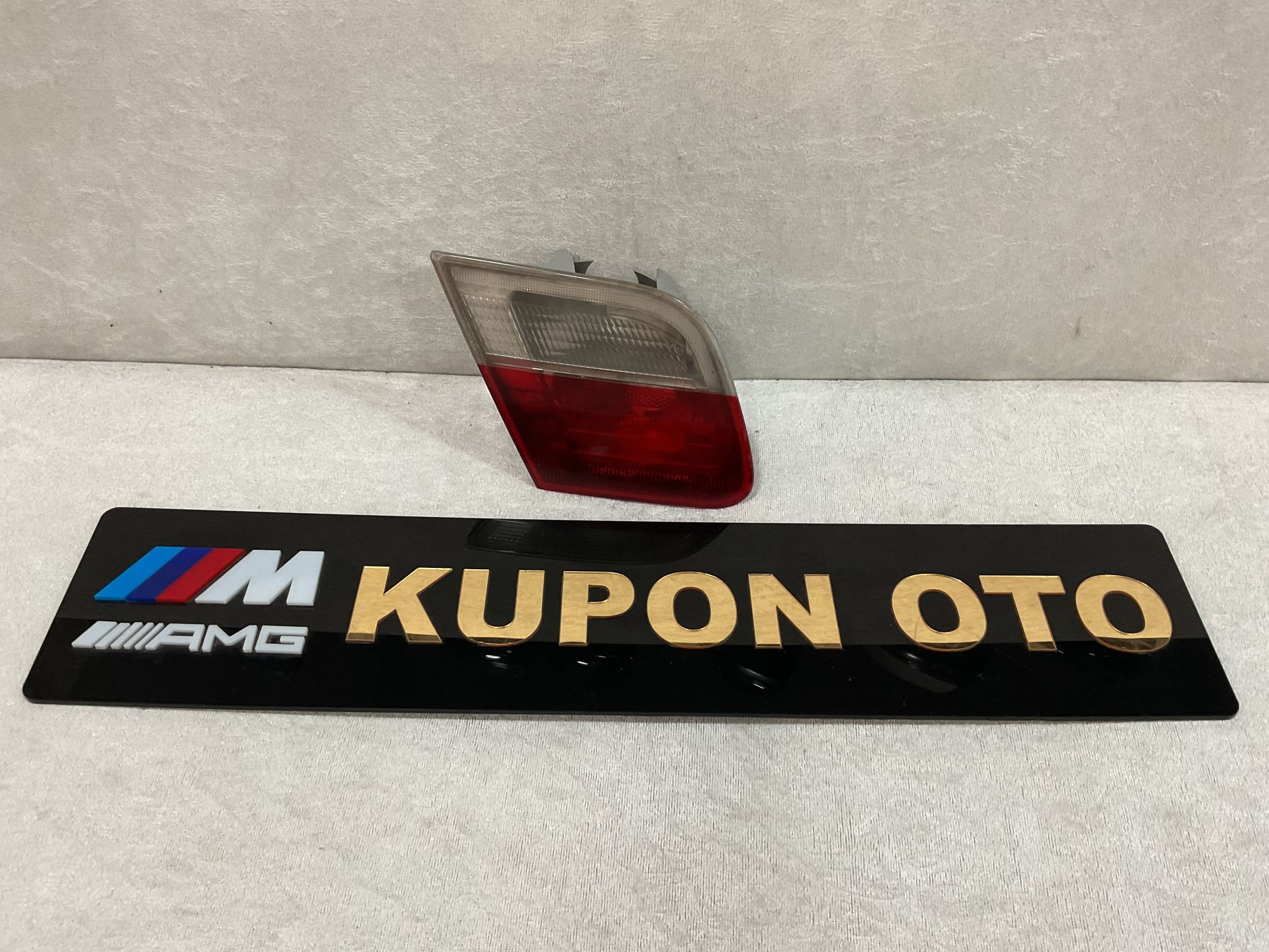 63218364727 8364727 BMW E46 3 SERİSİ SOL ARKA BAGAJ STOP ÇIKMA ORJİNAL