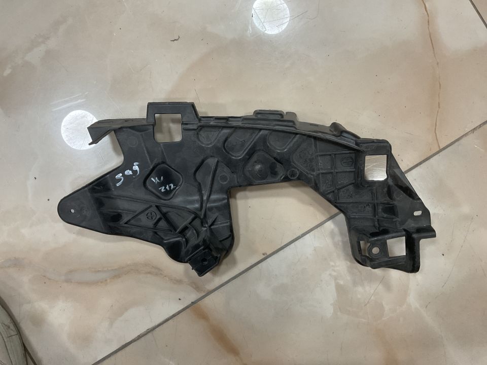 A2128855014 MERCEDES W212 SAĞ ARKA TAMPON BRAKETİ ÇIKMA ORJİNAL