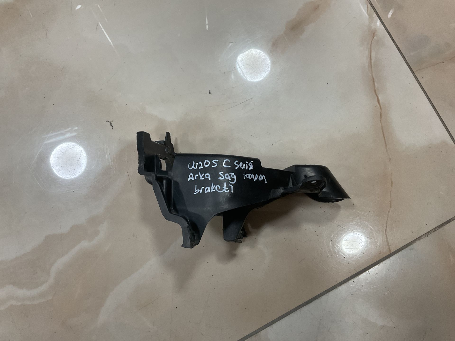 A2058850414 MERCEDES W205  ARKA SAĞ TAMPON BRAKETİ  ÇIKMA ORJİNAL