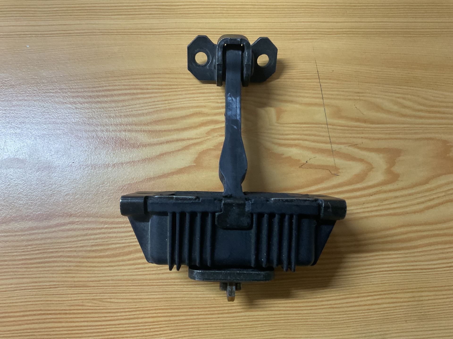 A6397200016 MERCEDES W639 ÖN SAĞ KAPI GERGİSİ ÇIKMA ORJİNAL