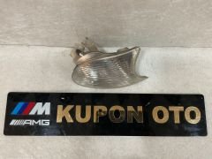 63137165858 7165858 BMW E46 3 SERİSİ ÖN SAĞ SİNYAL LAMBASI ÇIKMA ORJİNAL