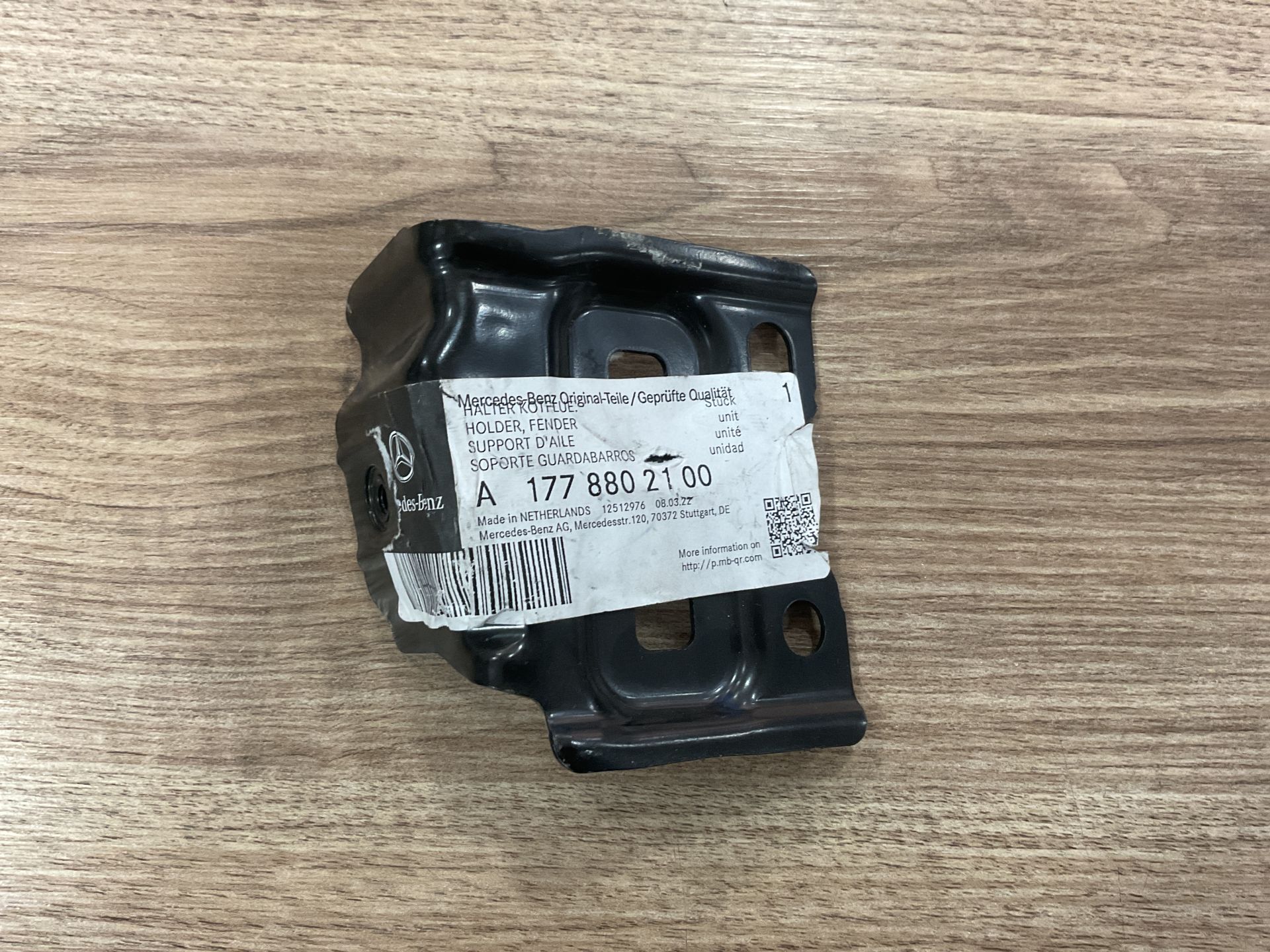 A1778802100 MERCEDES W118 W177 W243 W247 SOL ÖN ÇAMURLUK BRAKETİ SIFIR ORJİNAL
