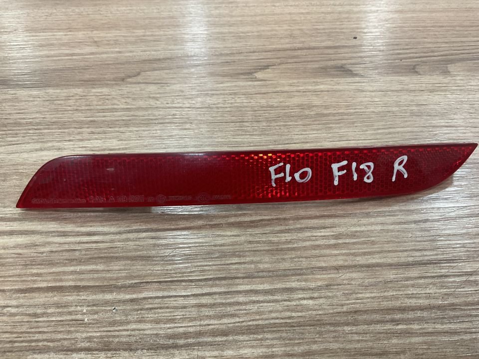 7203238 BMW F10 F18 SAĞ ARKA TAMPON REFLEKTÖRÜ ÇIKMA ORJİNAL