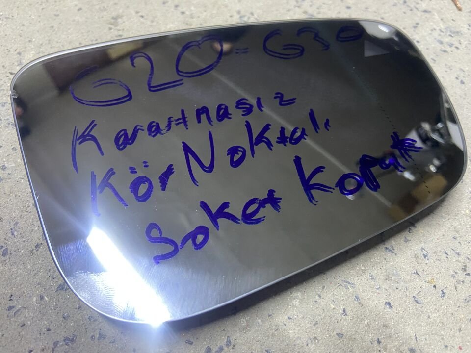 BMW G20 G30 KARARTMASIZ KÖR NOKTALI  SAĞ AYNA CAMI ÇIKMA ORJİNAL