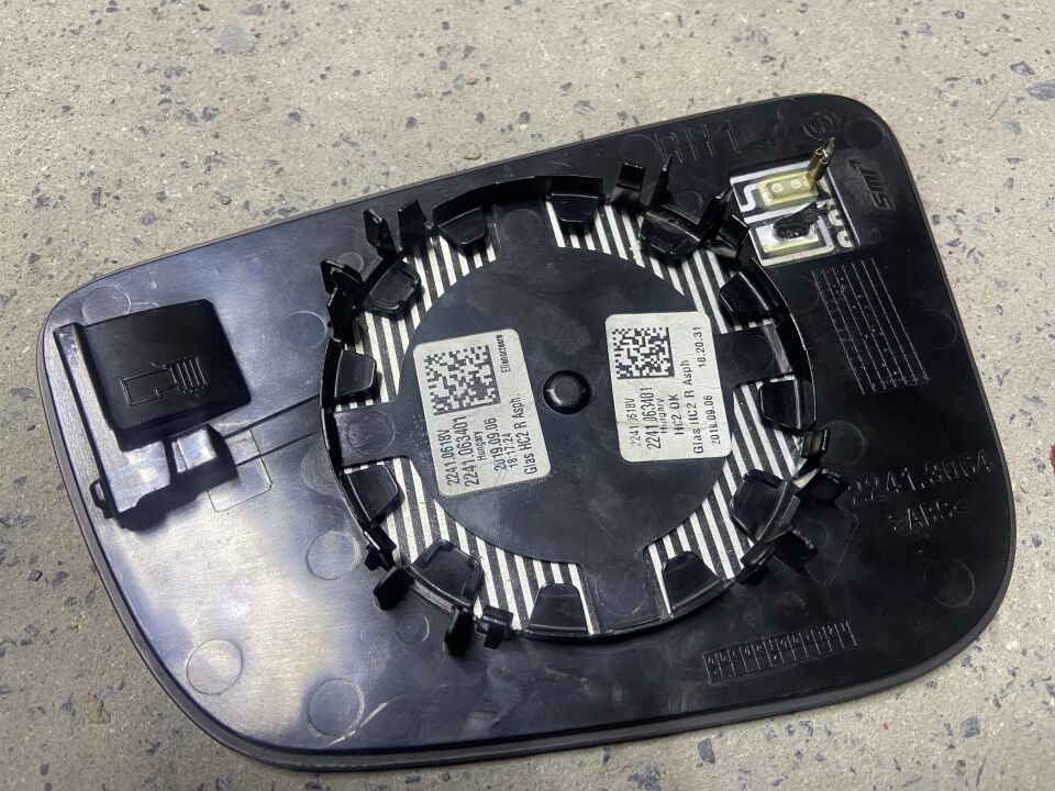 BMW G20 G30 KARARTMASIZ KÖR NOKTALI  SAĞ AYNA CAMI ÇIKMA ORJİNAL