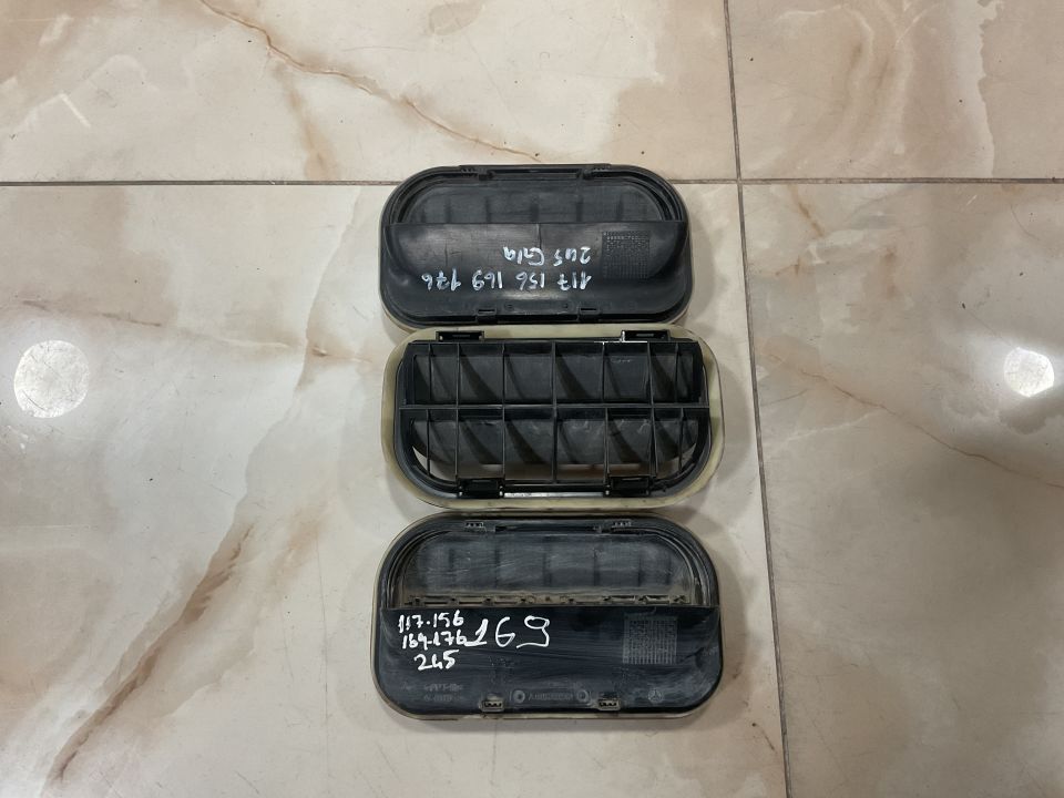 A1698300342 MERCEDES W117 W156 SAĞ ARKA HAVALANDIRMA IZGARASI ÇIKMA ORJİNAL
