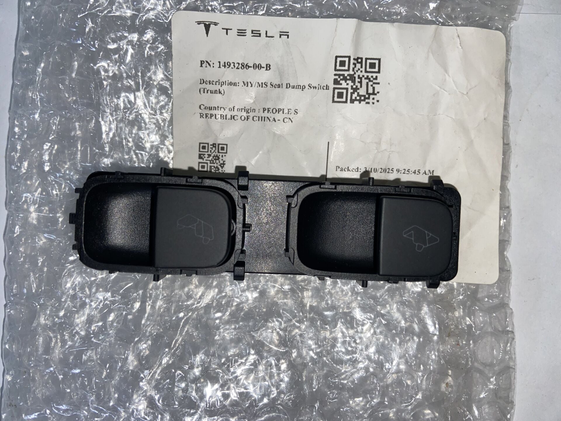 1493286-00-B TESLA Y MODEL ARKA KOLTUK AYAR DÜĞMESİ SIFIR ORJİNAL