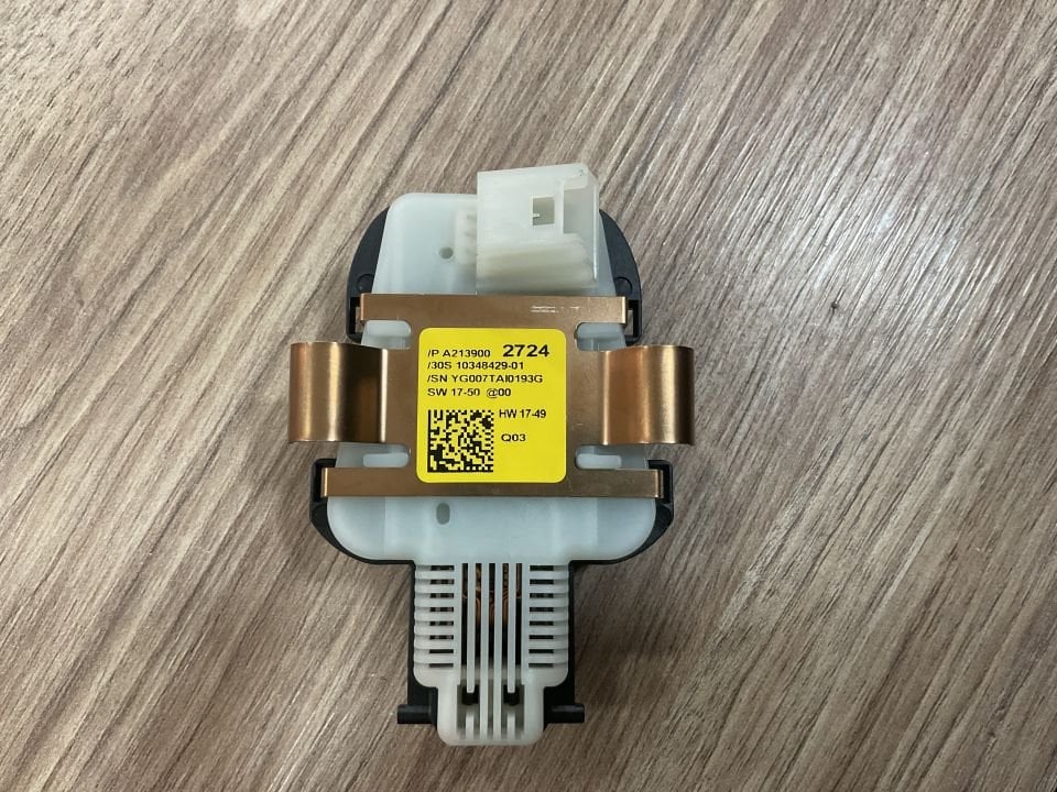 A2139002724  MERCEDES W205 W213 W238 W257 W290 YAĞMUR SENSÖRÜ ÇIKMA ORJİNAL