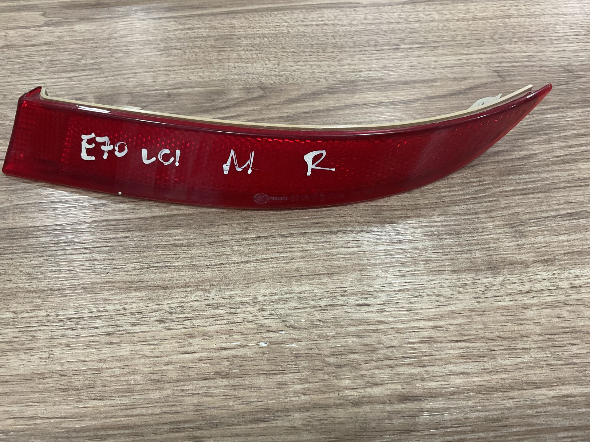 7240998 BMW E70 LCİ M KASA SAĞ ARKA TAMPON REFLEKTÖRÜ ÇIKMA ORJİNAL