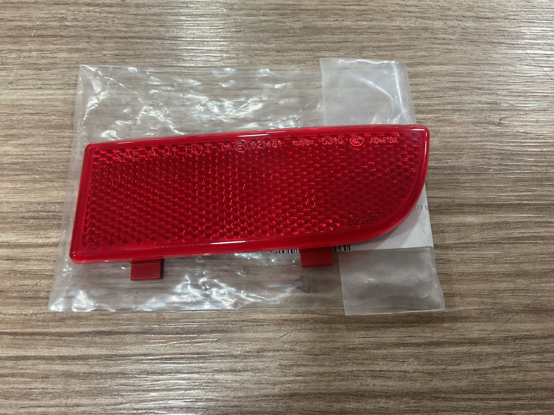 A6398260540 MERCEDES W639 SAĞ ARKA TAMPON REFLEKTÖRÜ SIFIR ORJİNAL